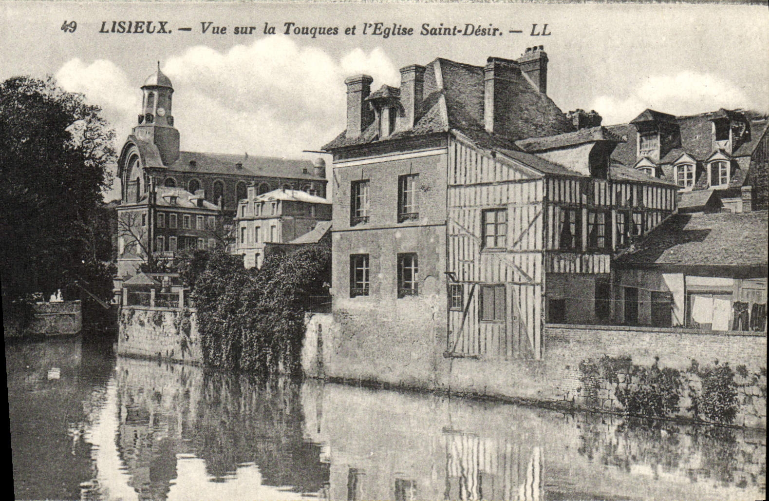 Lisieux — Ansicht der Touques und der Kirche Saint-Désir — LL