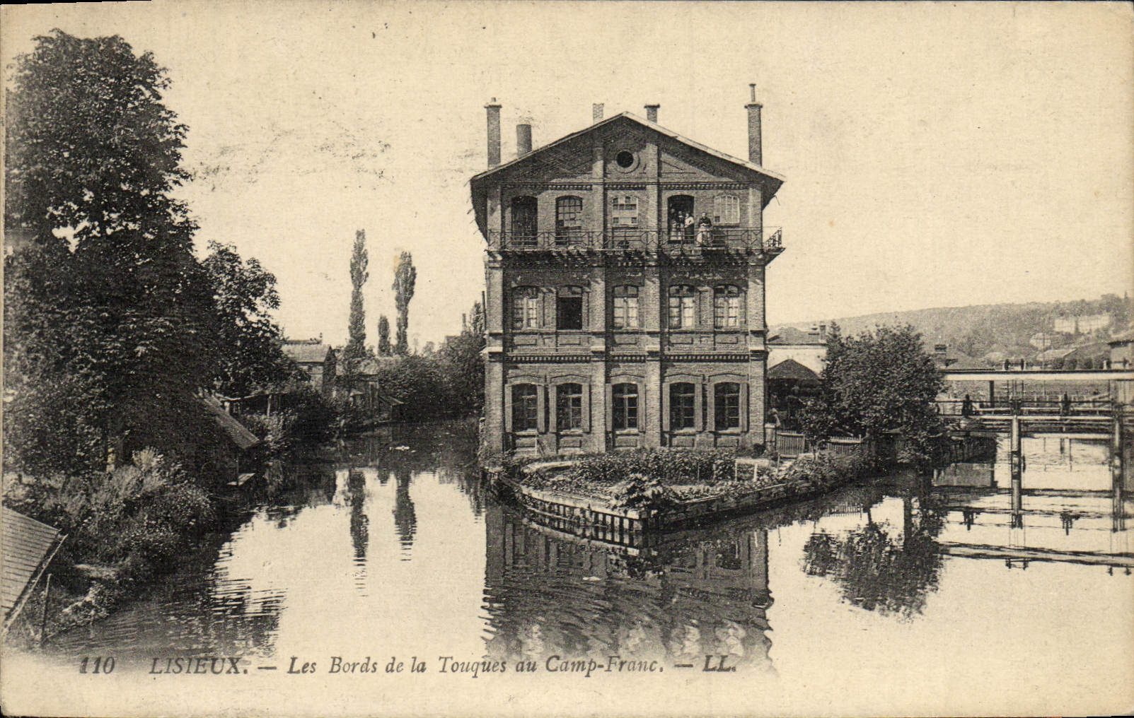 Lisieux — Die Ufer der Touques am Camp-Franc — LL. — Nr. 110