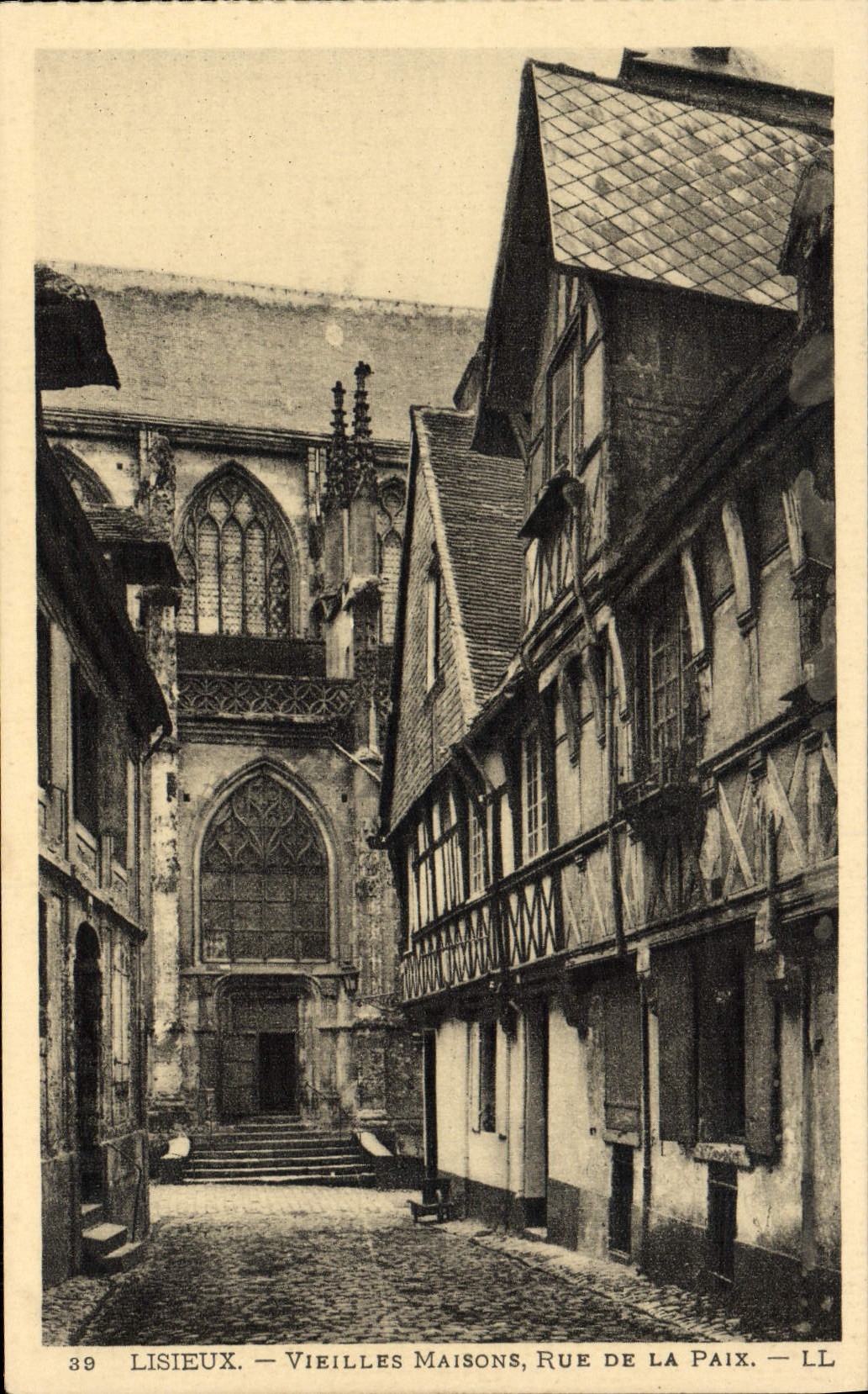 Lisieux — Vieilles Maisons, Rue de la Paix — LL