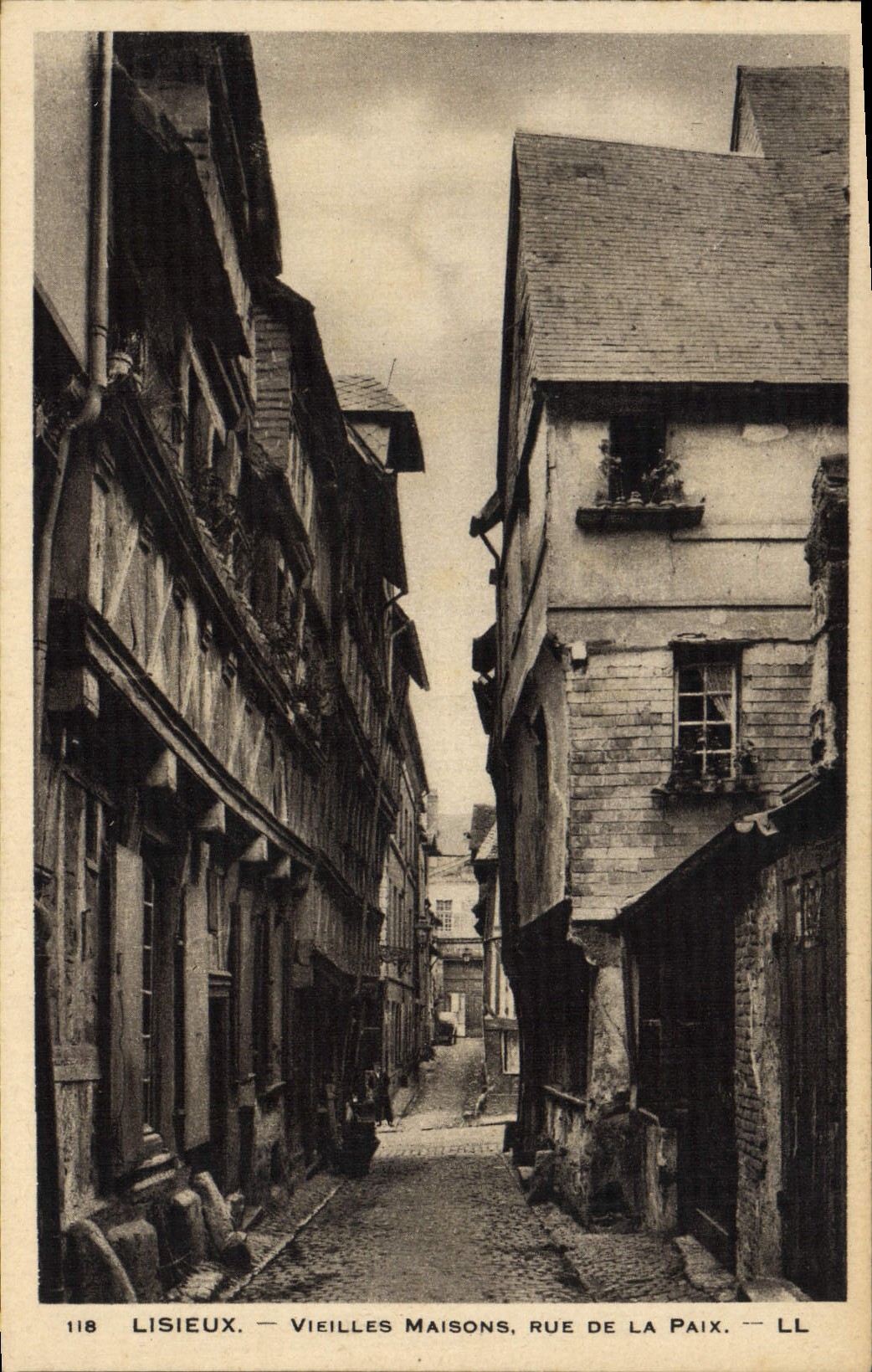 Lisieux — Alte Häuser, Rue de la Paix — LL, n°118