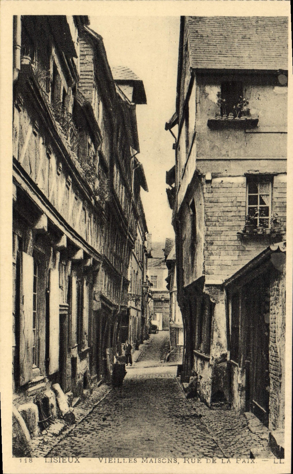 Lisieux - Vieilles Maisons, Rue de la Paix — LL, n° 118