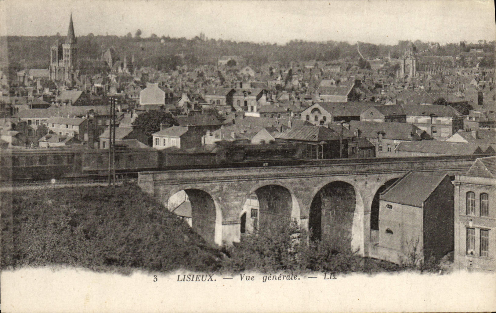 Lisieux — Vue générale — LL.