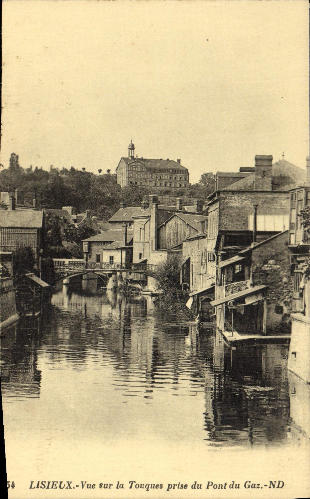 Lisieux - Vue sur la Touques prise du Pont du Gaz - ND