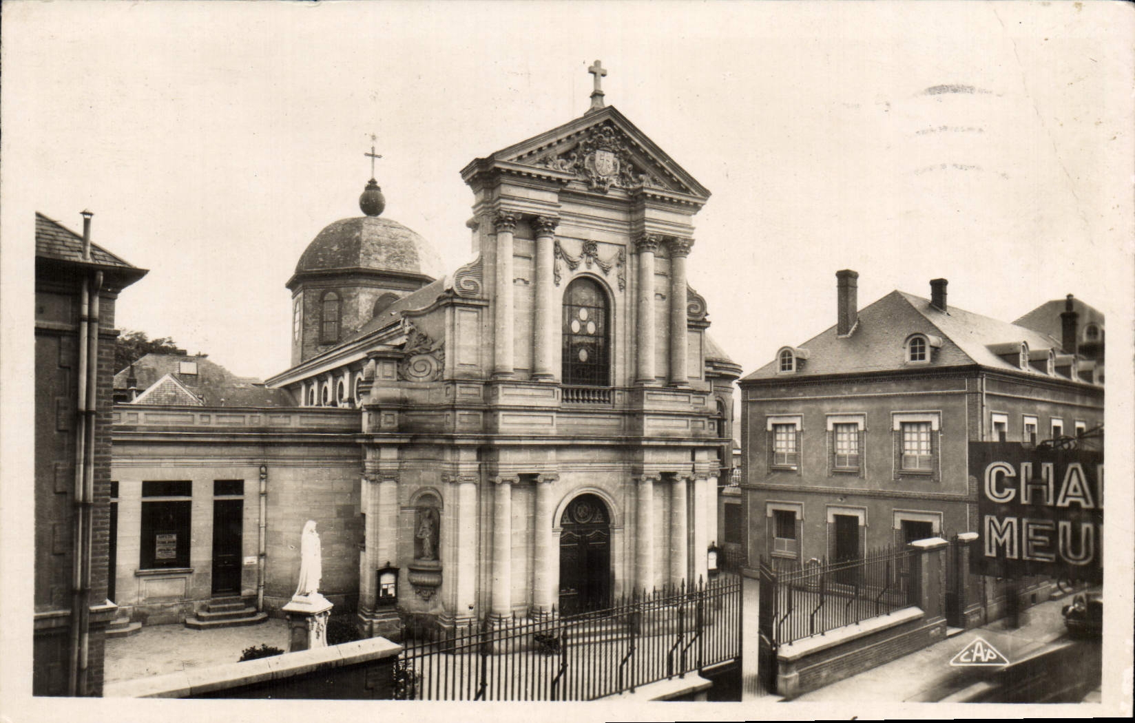 Lisieux - La Chapelle du Carmel — éditeur C.A.P. n°8