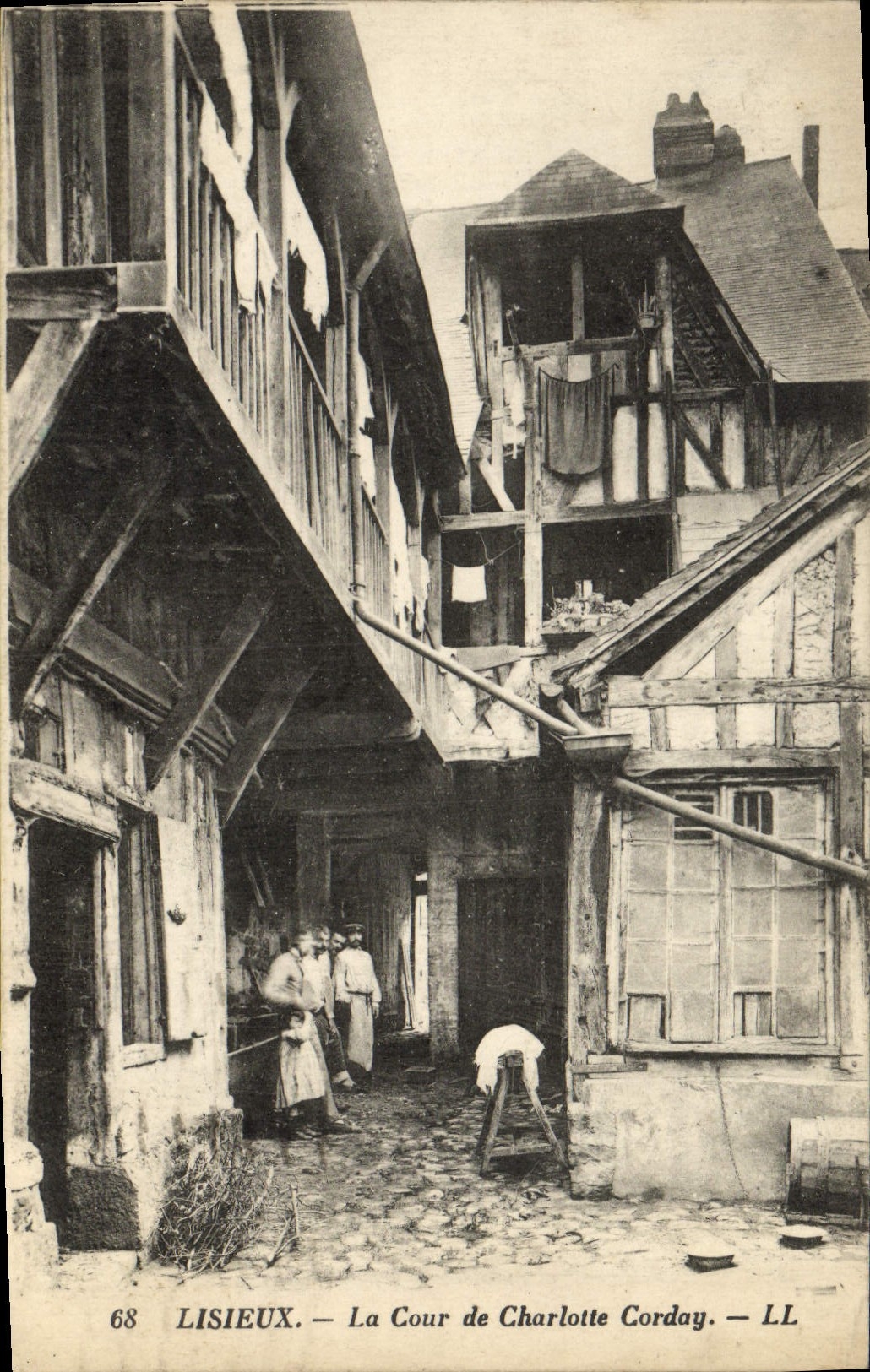 Lisieux — La Cour de Charlotte Corday — LL