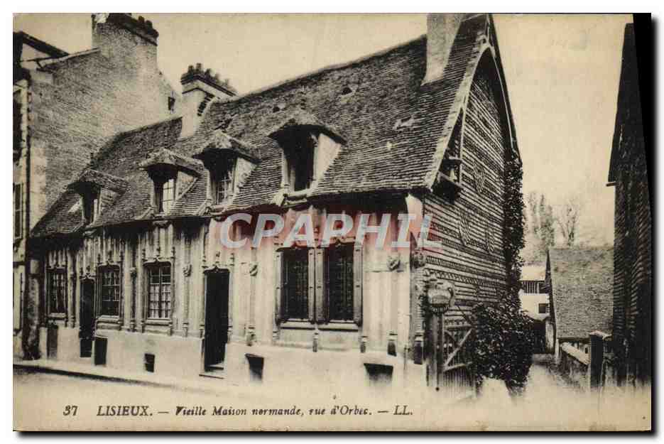 CPA Lisieux Vieille maison normande rue d'Orbec