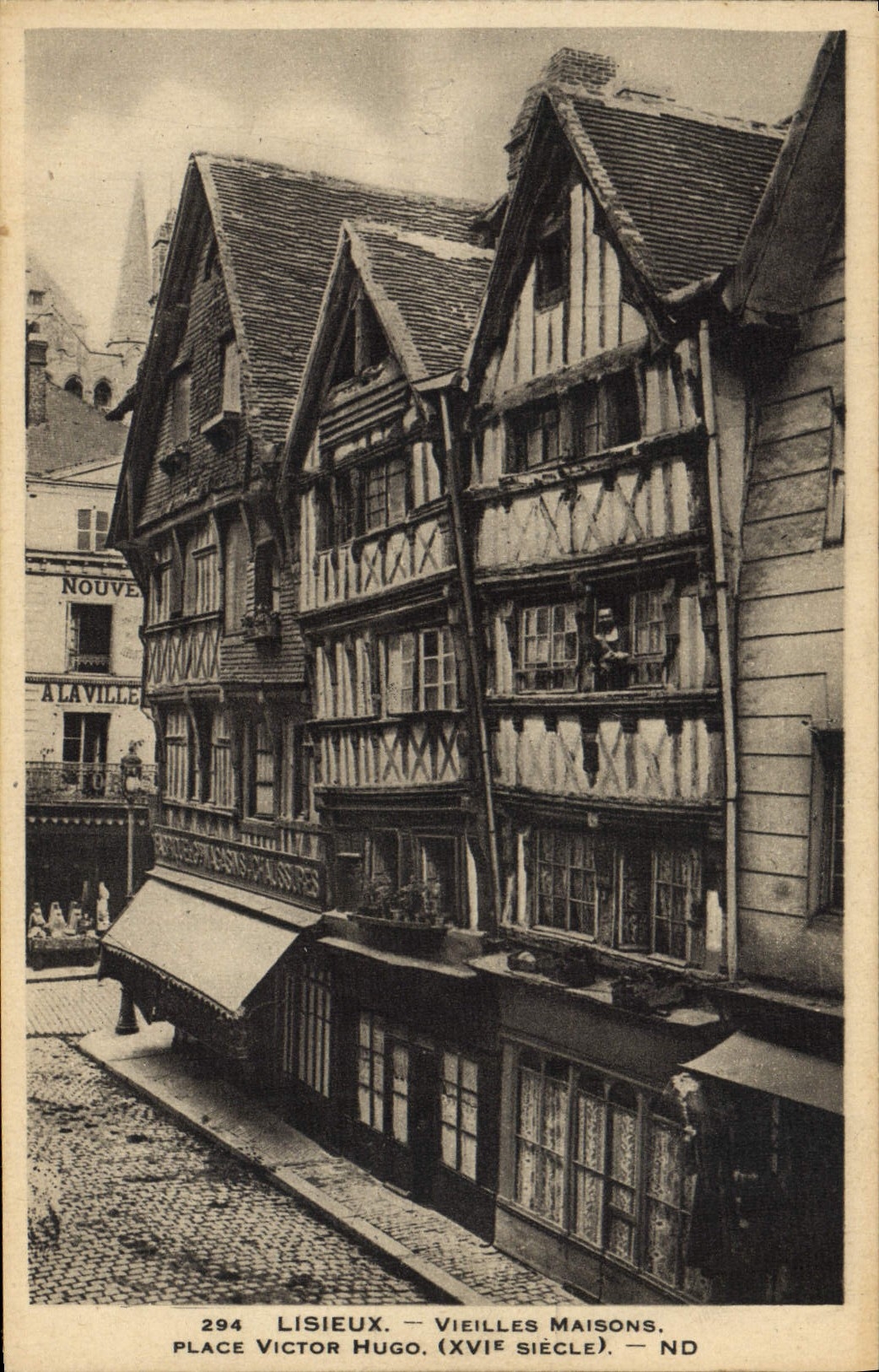 Lisieux — Vieilles Maisons, Place Victor Hugo (XVIe siècle) — ND