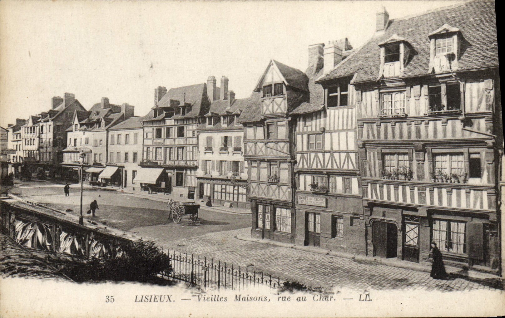 Lisieux — Vieilles Maisons, rue au Char — LL.