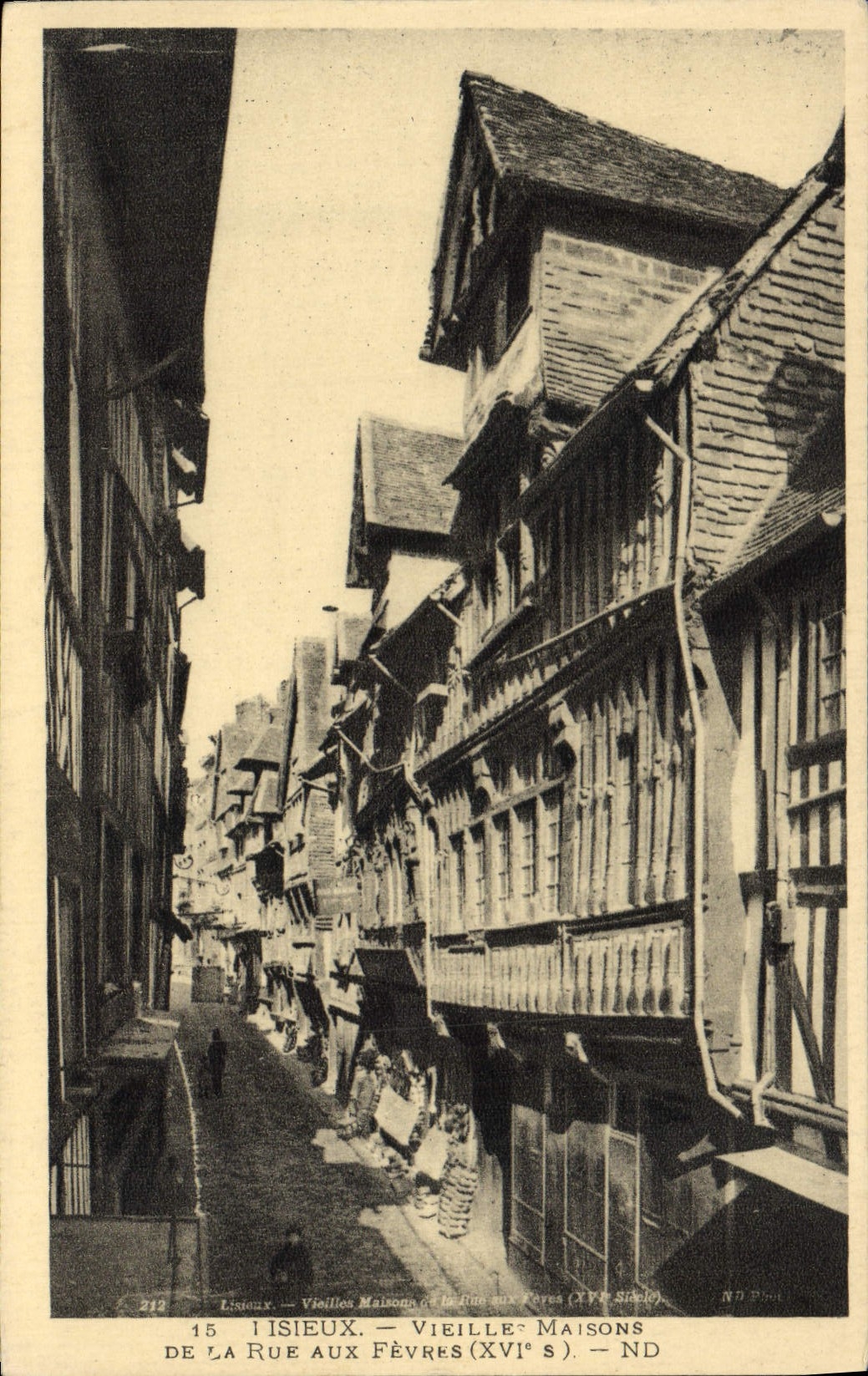 Lisieux — Vieilles Maisons de la Rue aux Fèvres (XVIe s.) — ND