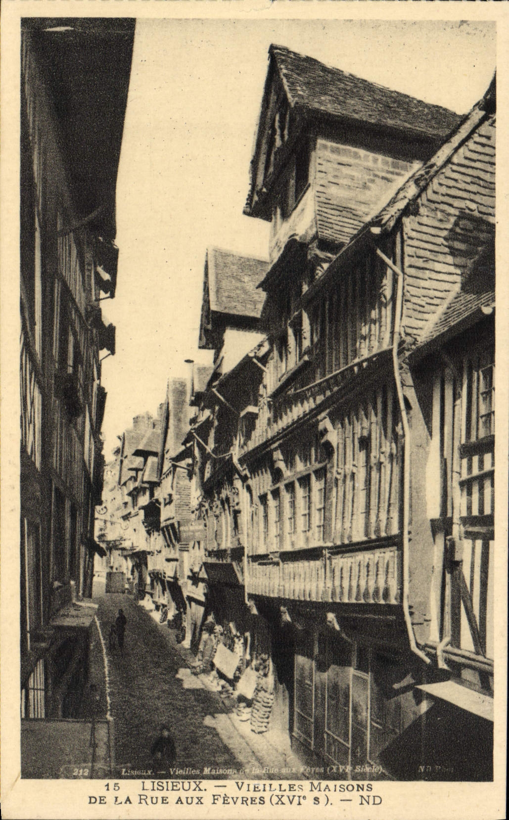 Lisieux — Vieilles Maisons de la Rue aux Fèvres (XVIe s.) — ND