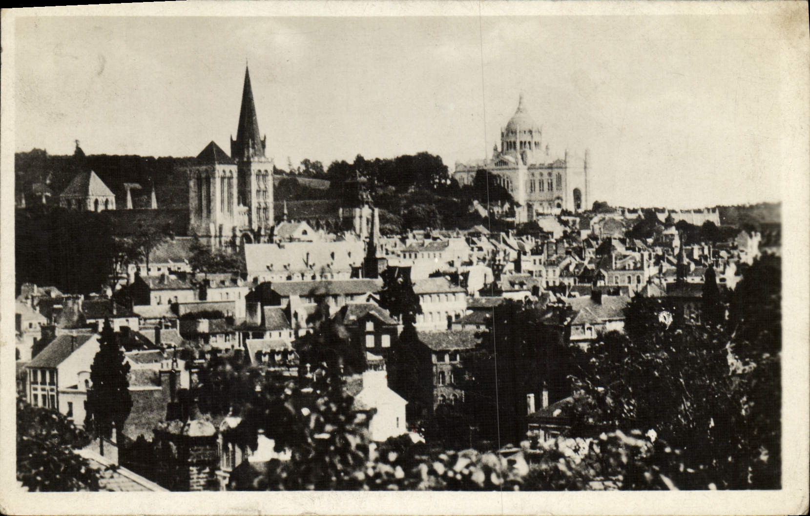 Lisieux (Calvados) — Vue générale — Éditions d'Art BeFrance