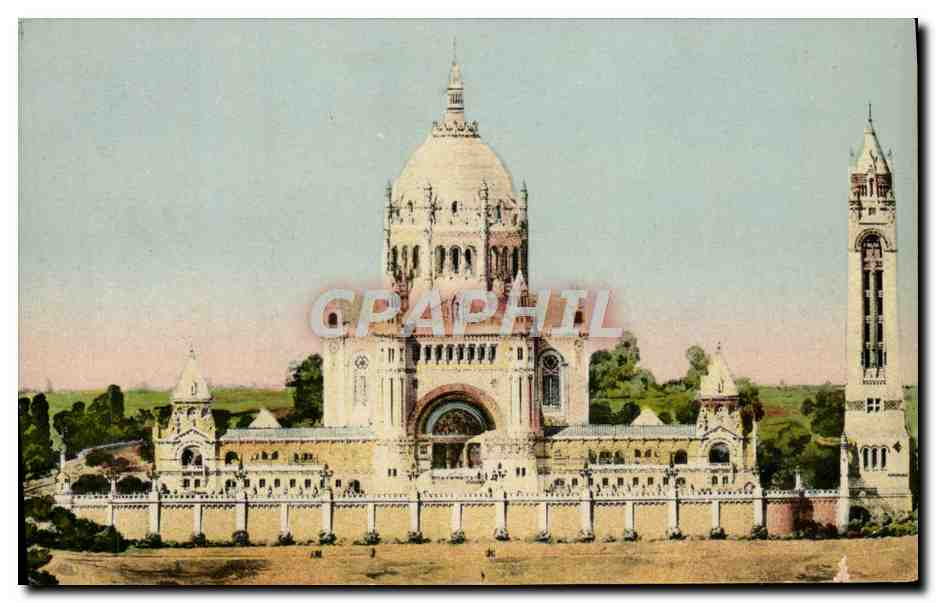 La Basilique de Lisieux — Vue d'ensemble — BTL Paris