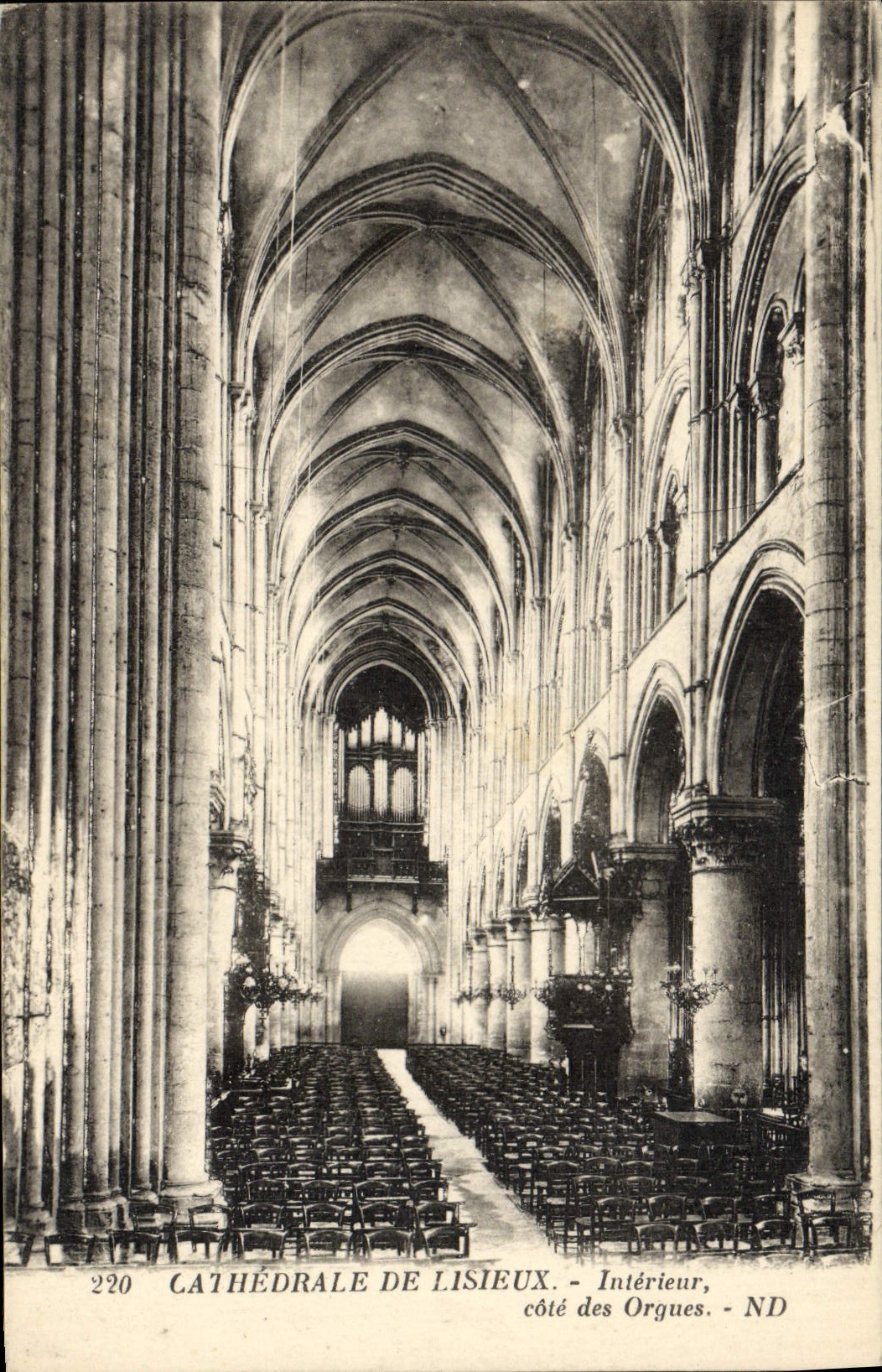 Cathédrale de Lisieux — Intérieur, côté des Orgues — ND