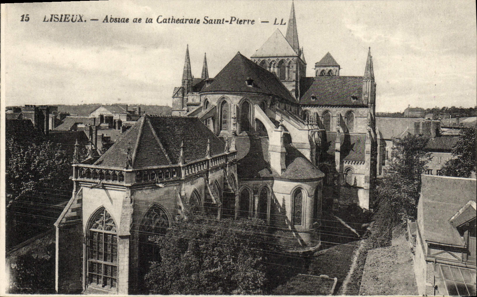 Lisieux — Abside de la Cathédrale Saint-Pierre — LL