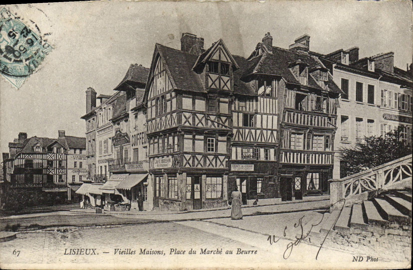 LISIEUX — Vieilles Maisons, Place du Marché au Beurre — ND Phot, n°67