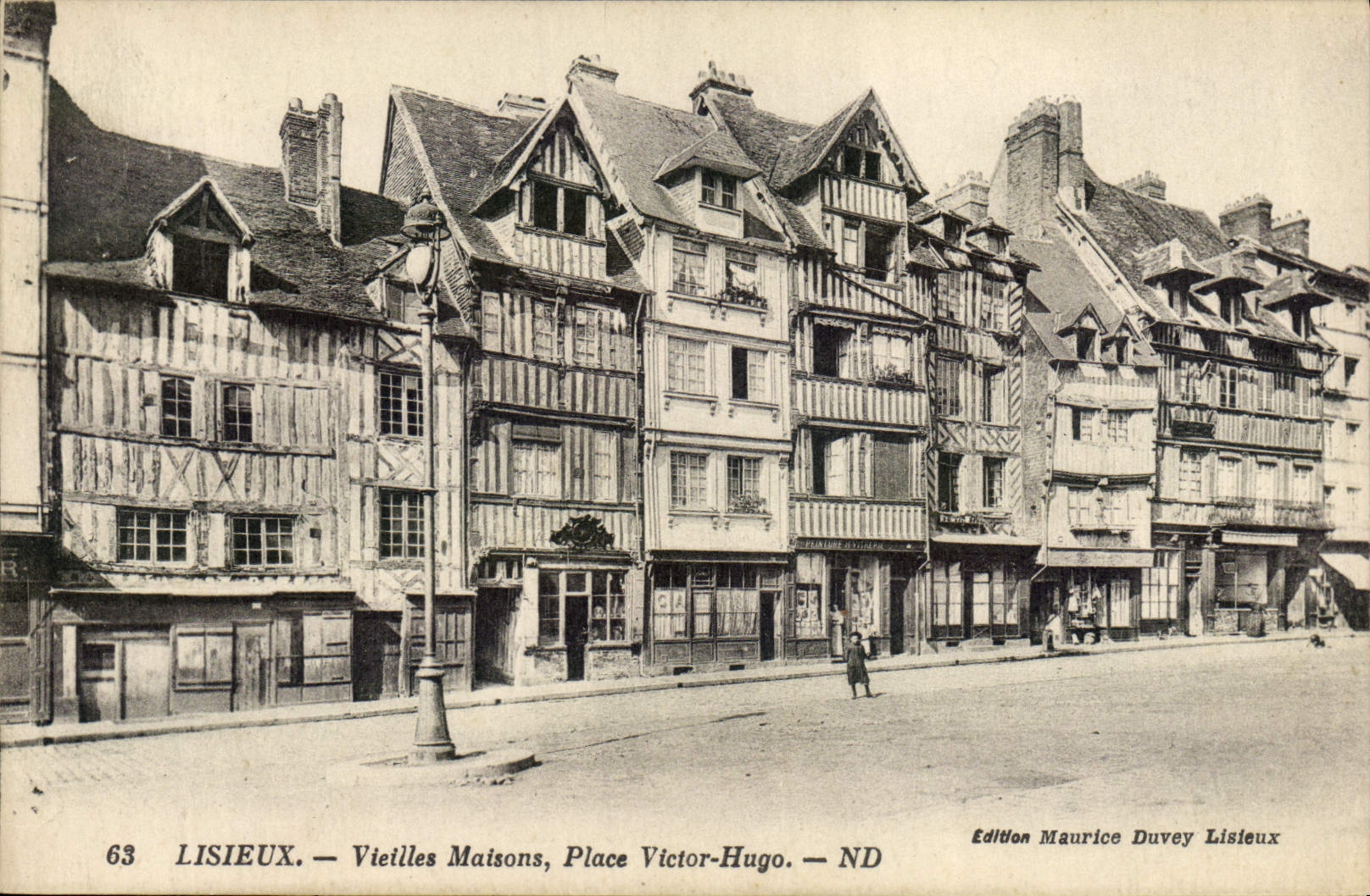 Lisieux — Vieilles Maisons, Place Victor-Hugo — Edition Maurice Duvey Lisieux