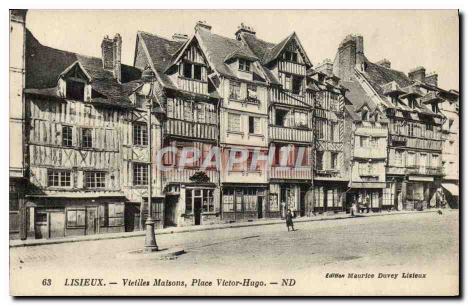 Lisieux — Vieilles Maisons, Place Victor-Hugo — Edition Maurice Duvéy Lisieux