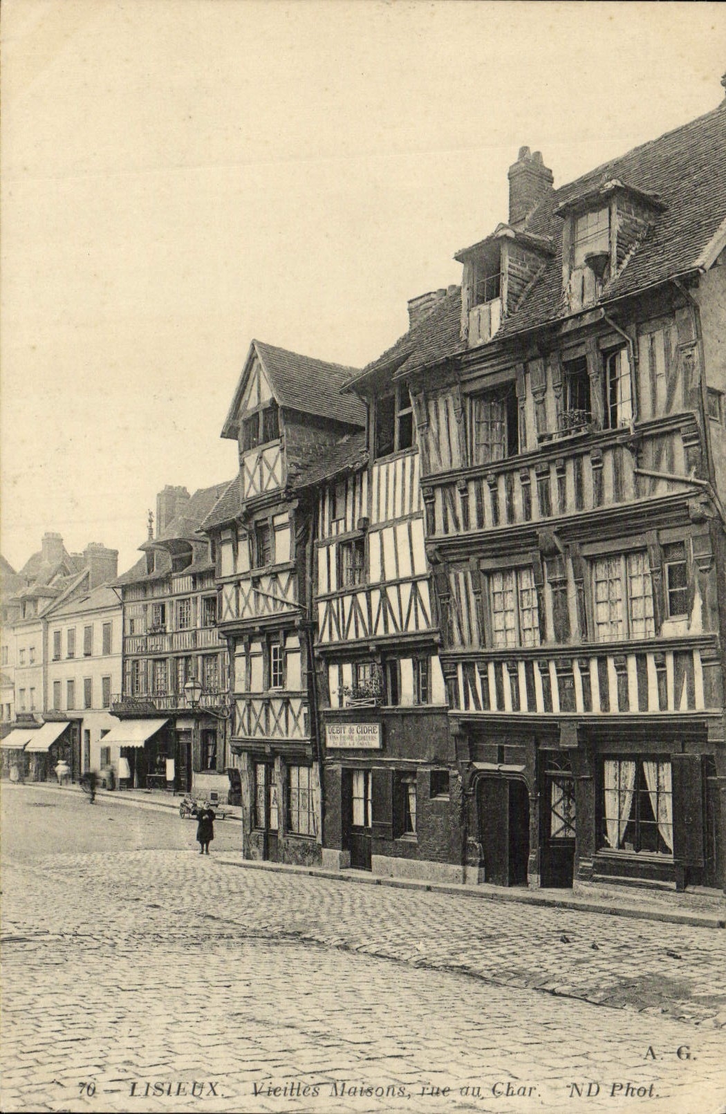 Lisieux — Vieilles Maisons, rue au Char — ND Phot. A.G. n°70