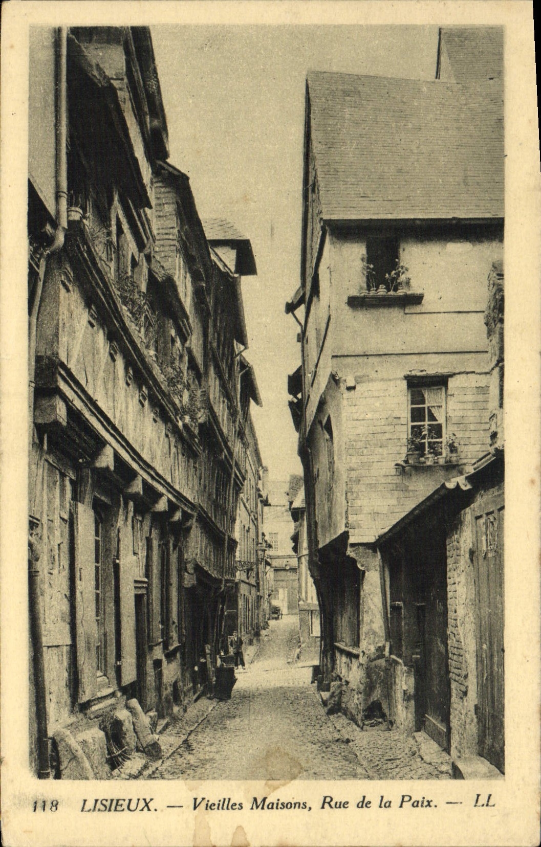Lisieux — Vieilles Maisons, Rue de la Paix — L.L. n°118