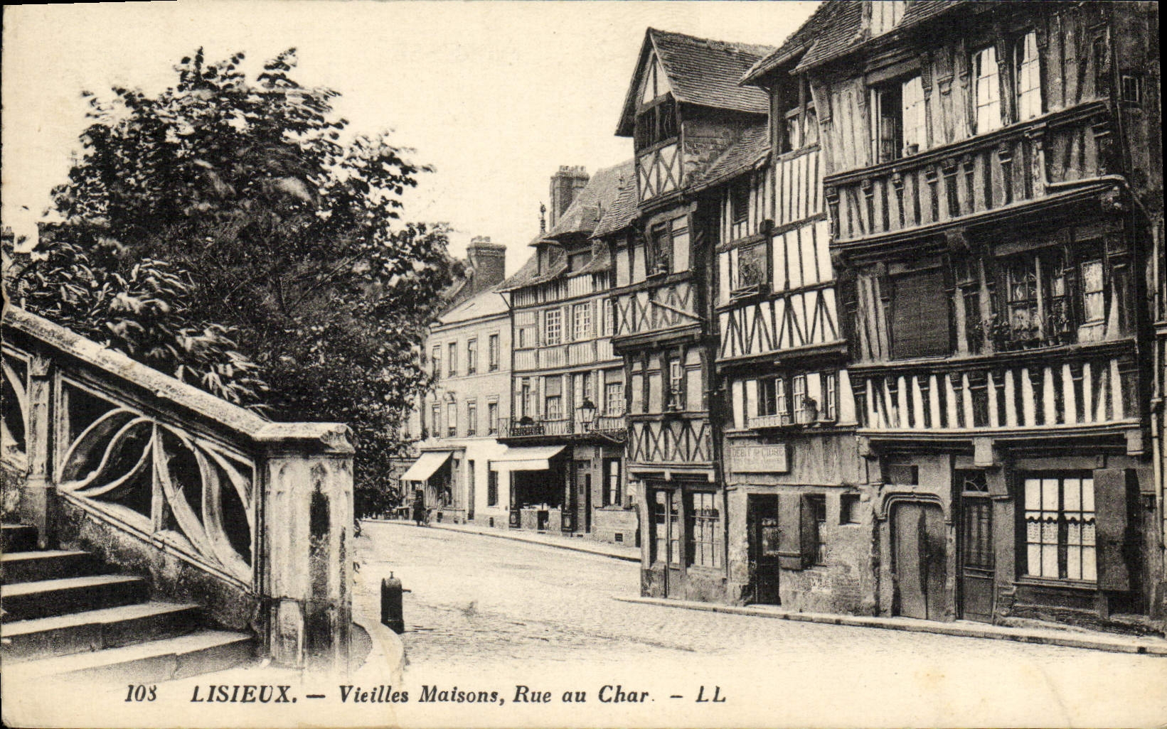 Lisieux — Alte Häuser, Rue au Char — LL
