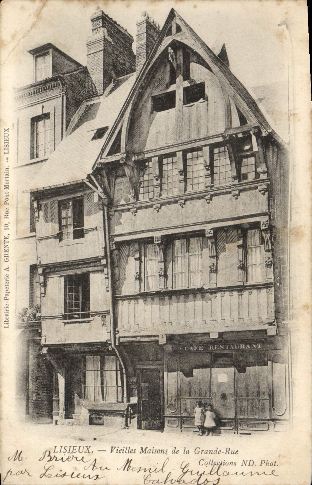 Lisieux — Vieilles Maisons de la Grande-Rue — Phot. Guillaume Calvados