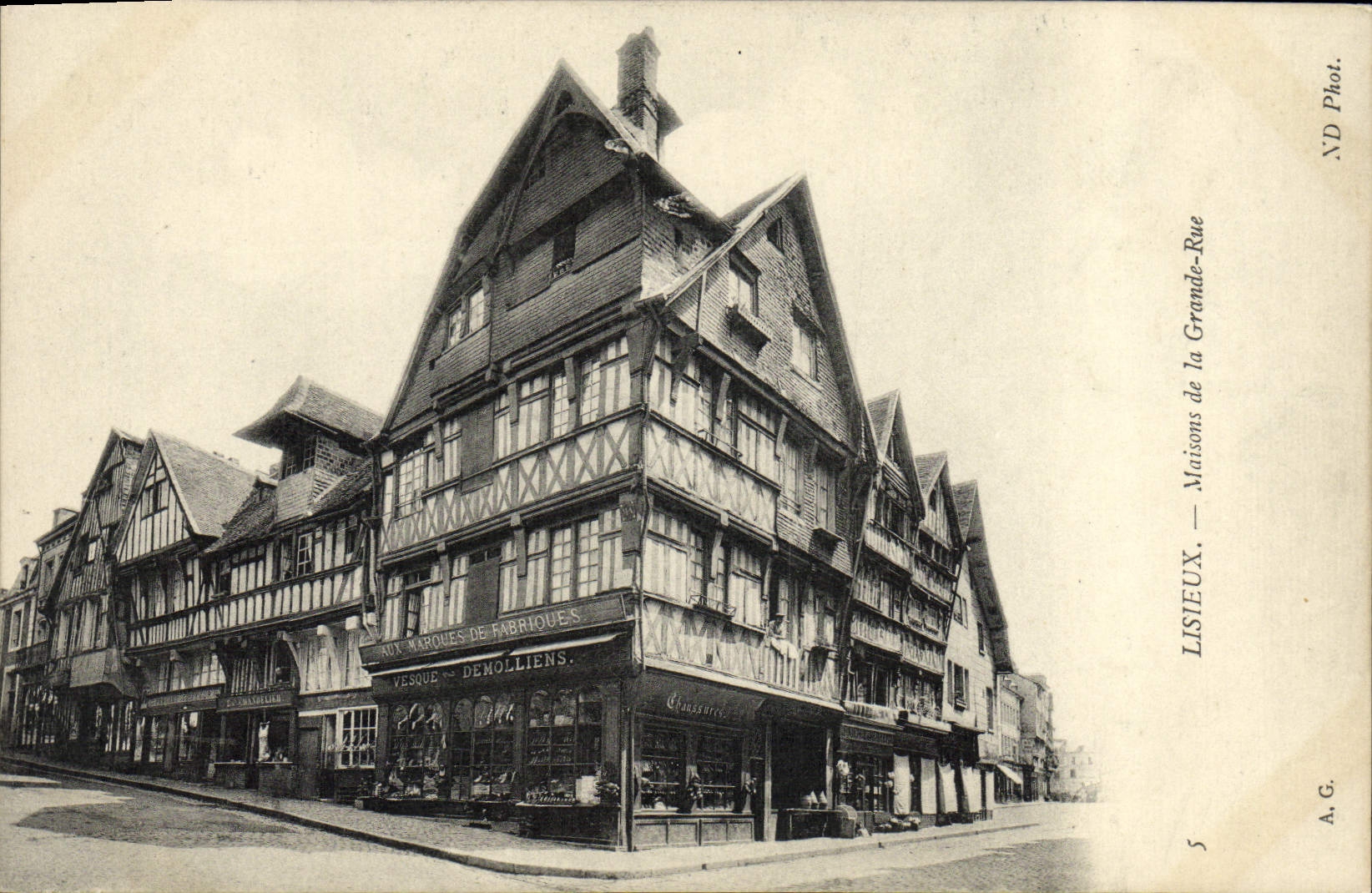 Lisieux — Maisons de la Grande-Rue — N.D. Phot. A.G.