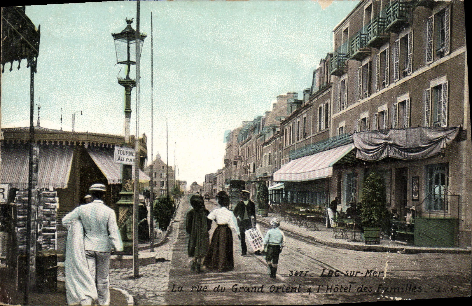 CPA Luc Sur mer rL rue du grand orient l'hotel des Familles 