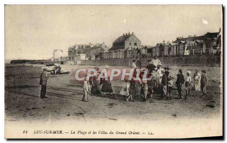 CPA Luc Sur mer la plage et les villas du grand orient Enfants