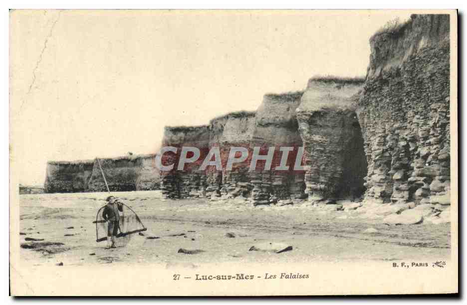 CPA Luc Sur mer les falaises Pecheur Peche