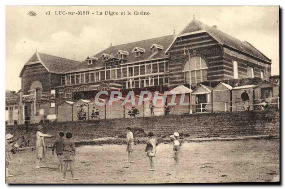 CPA Luc sur mer sur la digue et le casino