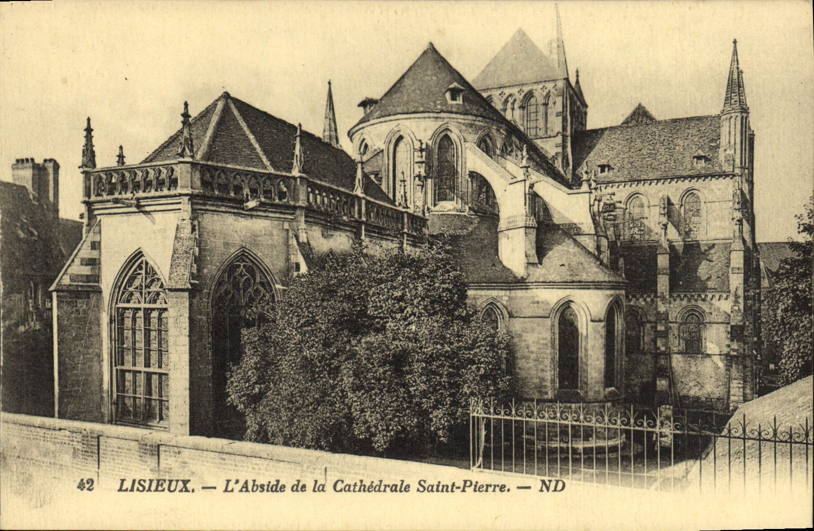 Lisieux — L'Abside de la Cathédrale Saint-Pierre — ND