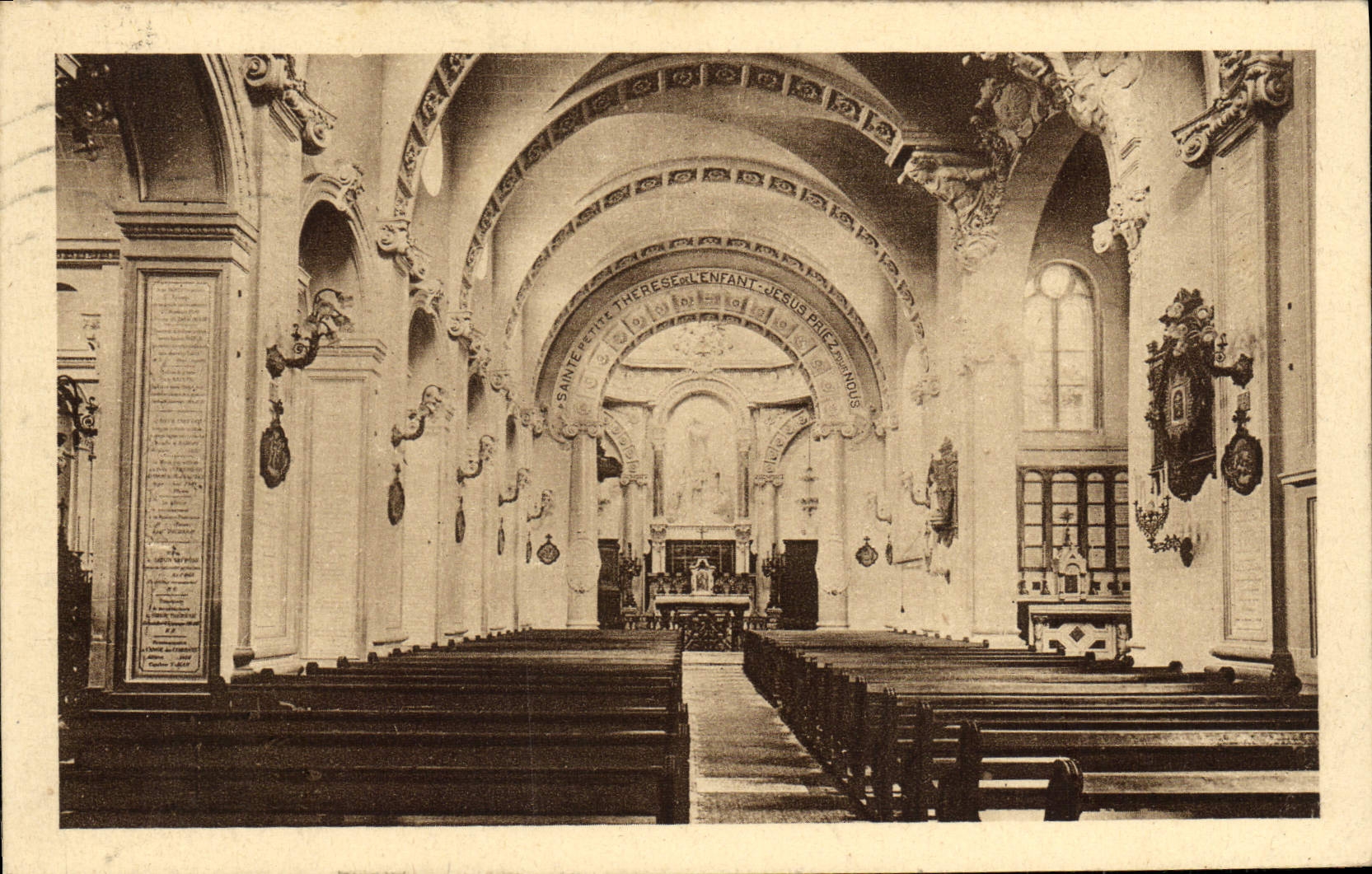 Innenansicht der Carmelitenkapelle in Lisieux — Verlag Dépôss, Nr. 40