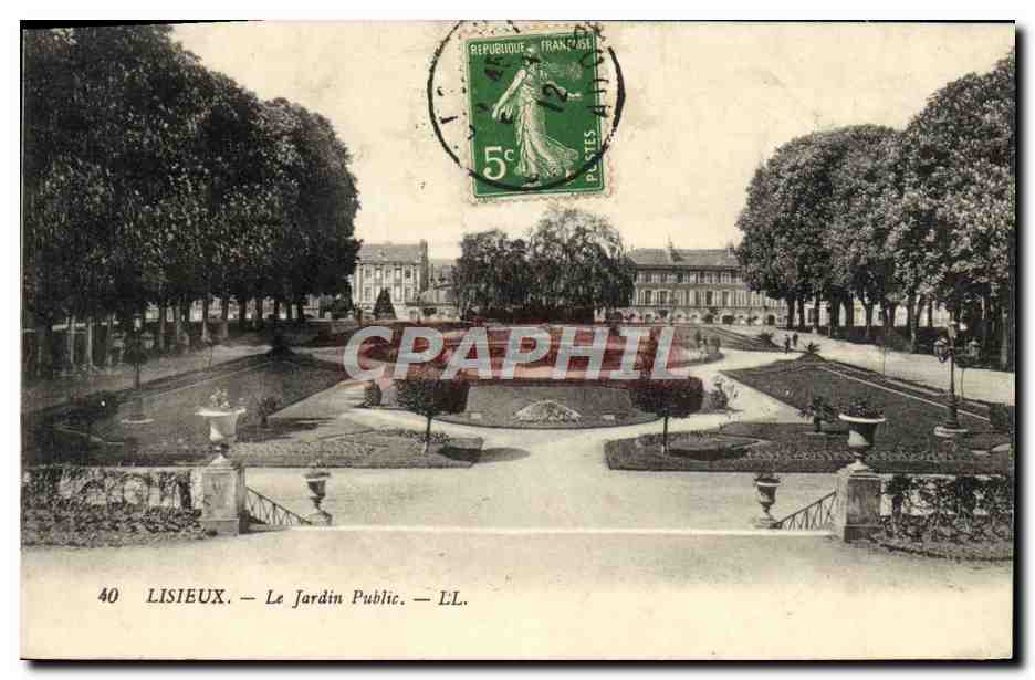 CPA Lisieux Le Jardin Public 