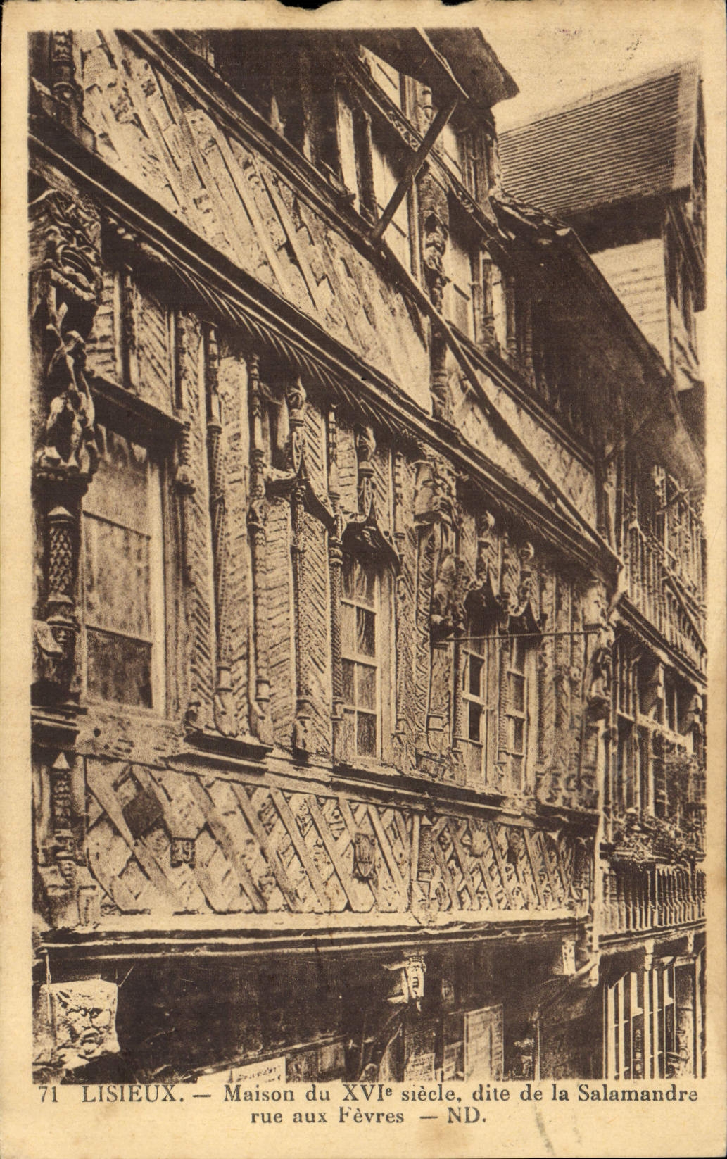 Lisieux — Maison du XVIe siècle, dite de la Salamandre — ND.