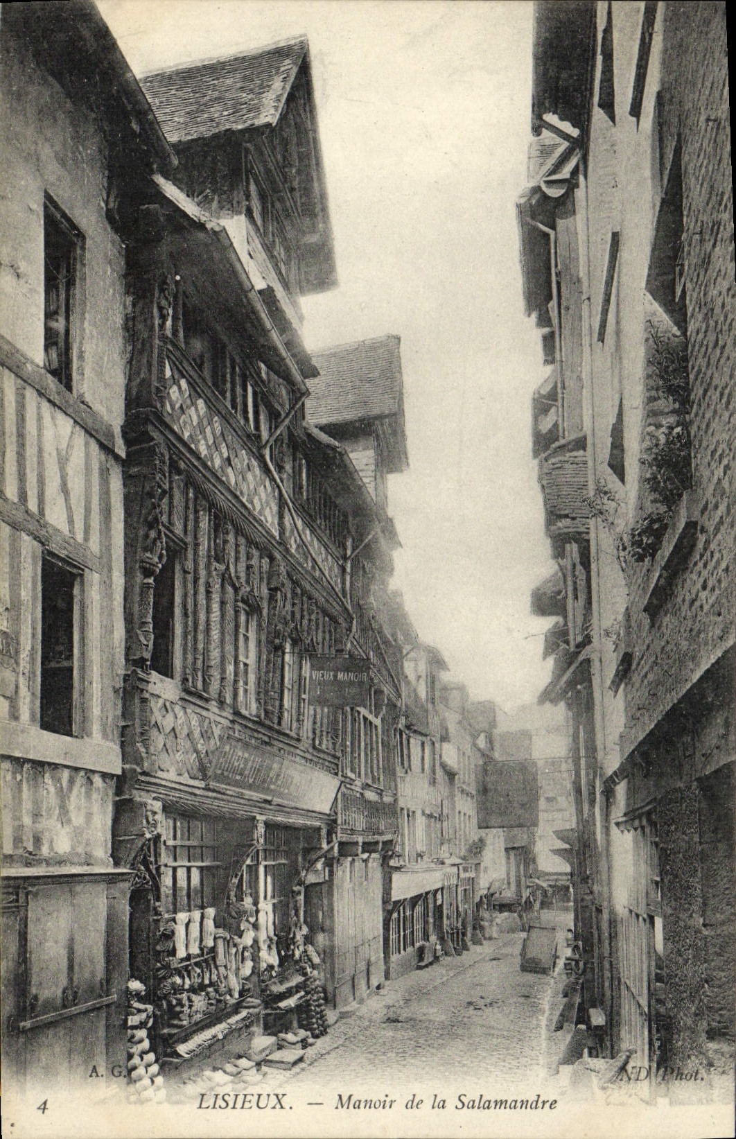 Lisieux — Manoir de la Salamandre — A.G. Phot.