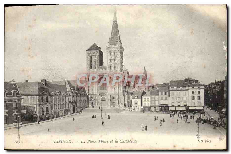 CPA Lisieux La Place Thiers et la Cathedrale 