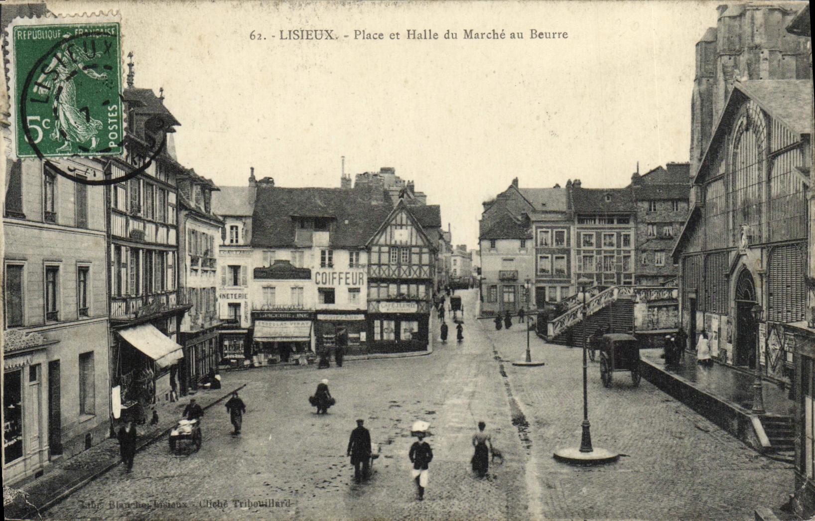 Lisieux - Place et Halle du Marché au Beurre — Cliché Tribouillard, n°62