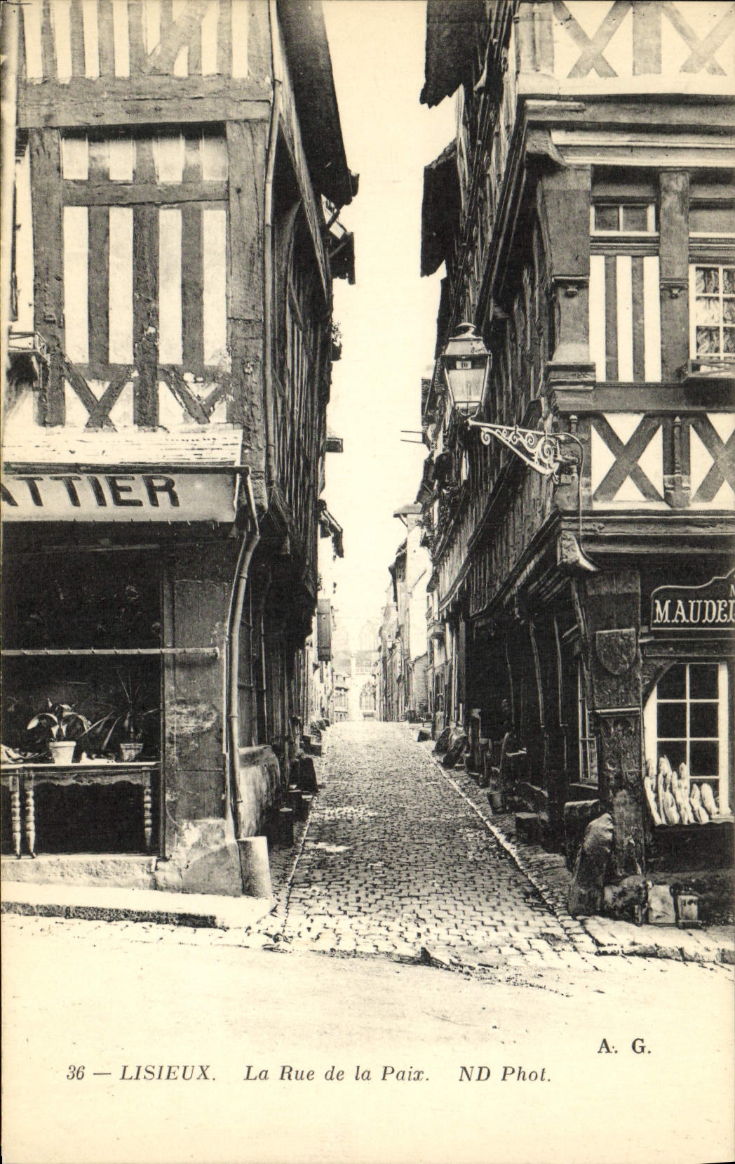 Lisieux — La Rue de la Paix — A. G. ND Phot.