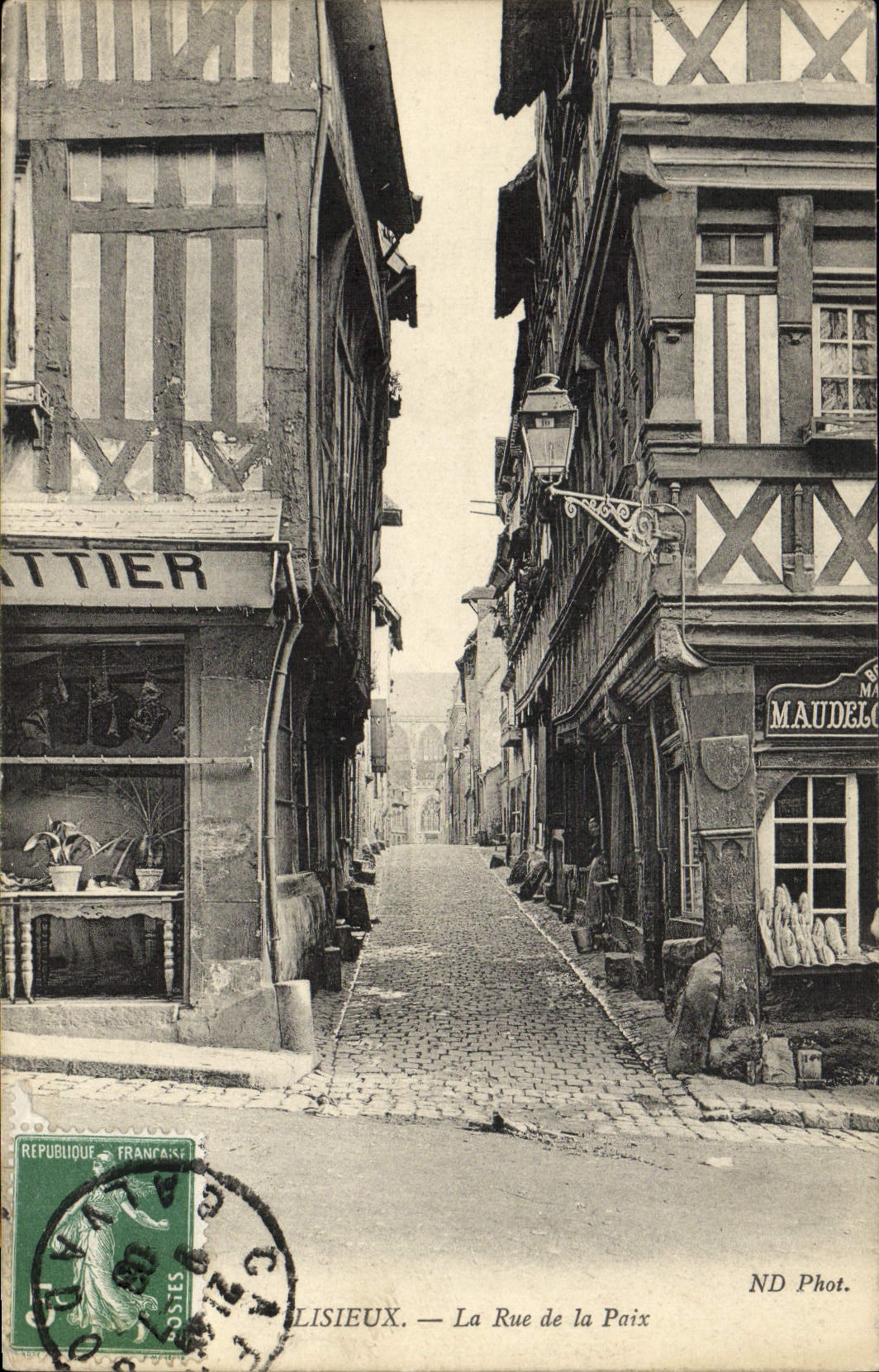 Lisieux — La Rue de la Paix — ND Phot.