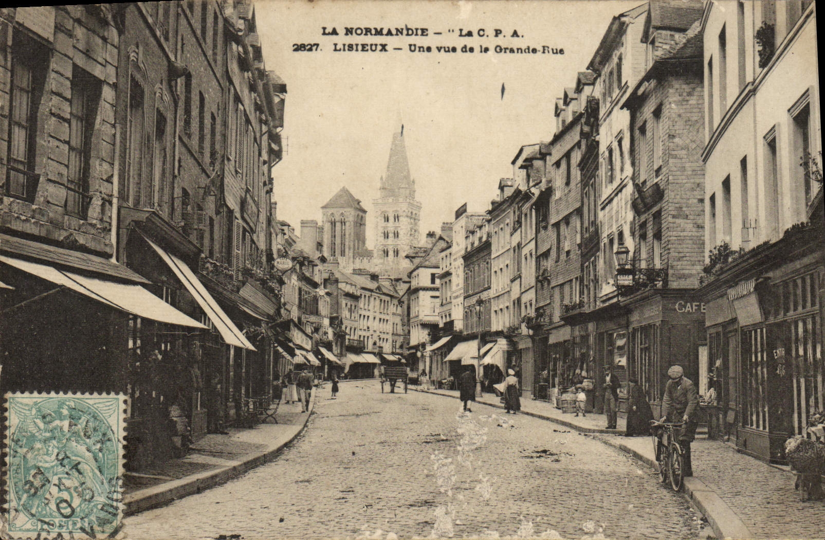 Lisieux — Vue de la Grande-Rue — La C.P.A. n°2827
