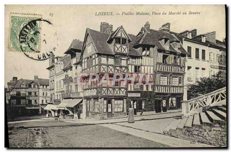 CPA Lisieux Vieilles Maisons Place du Marche au Beurre 