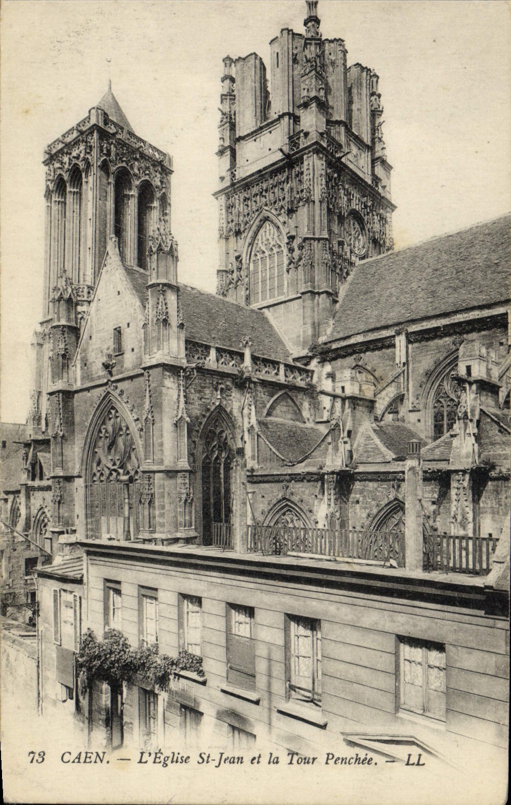 CPA Caen L'Eglise St Jean et la Tour Penchee 