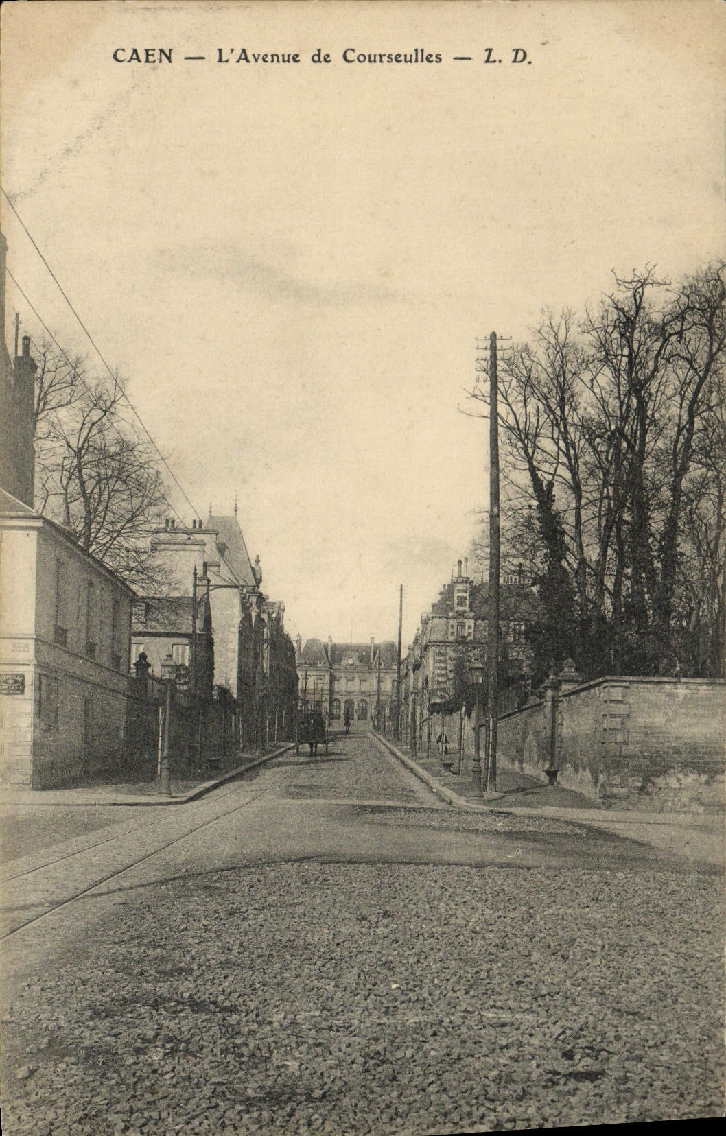 CAEN — L'Avenue de Courseulles — L. D.