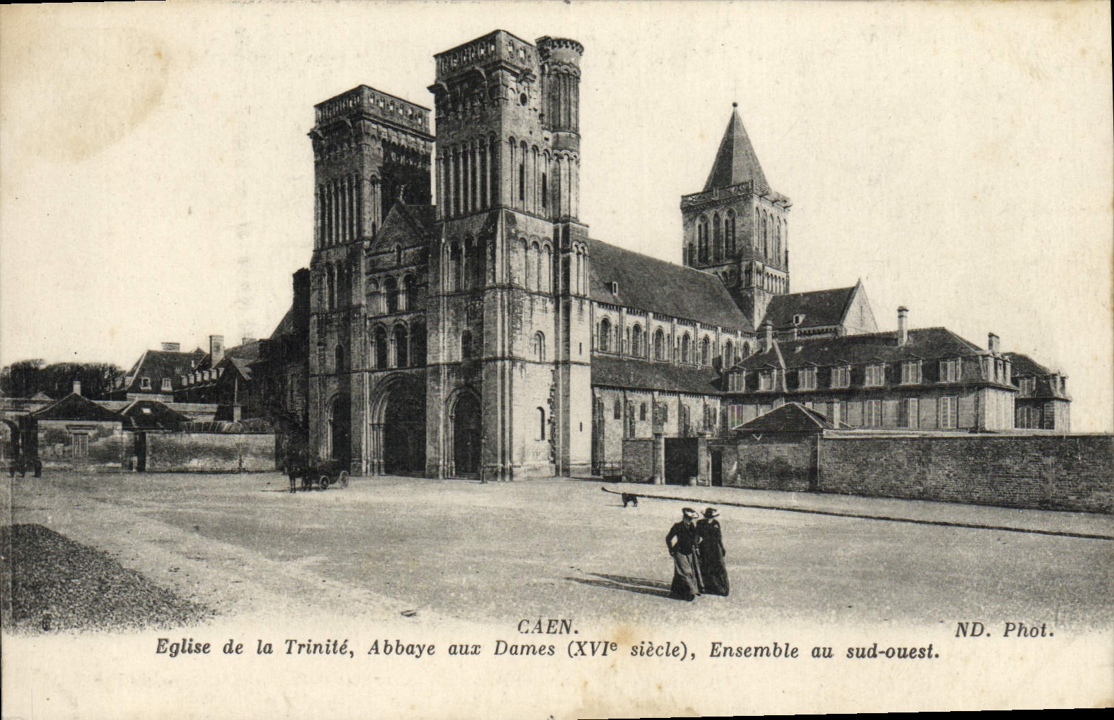 CPA Caen Eglise de la Trinite Abbaye aux Dames Ensemble au sud Ouest 