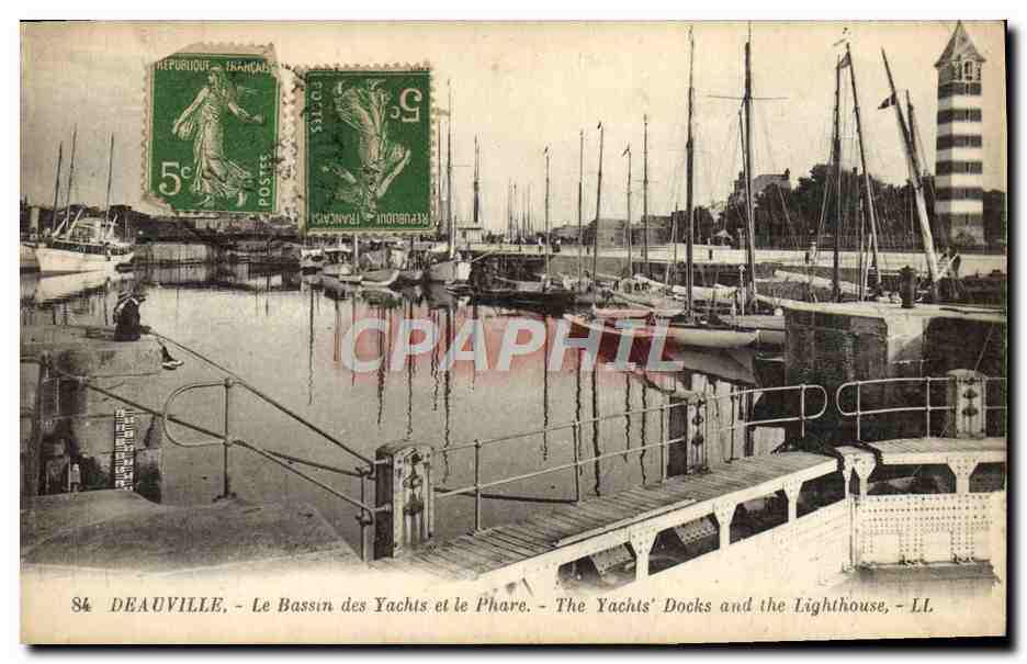 Deauville — Le Bassin des Yachts et le Phare — LL
