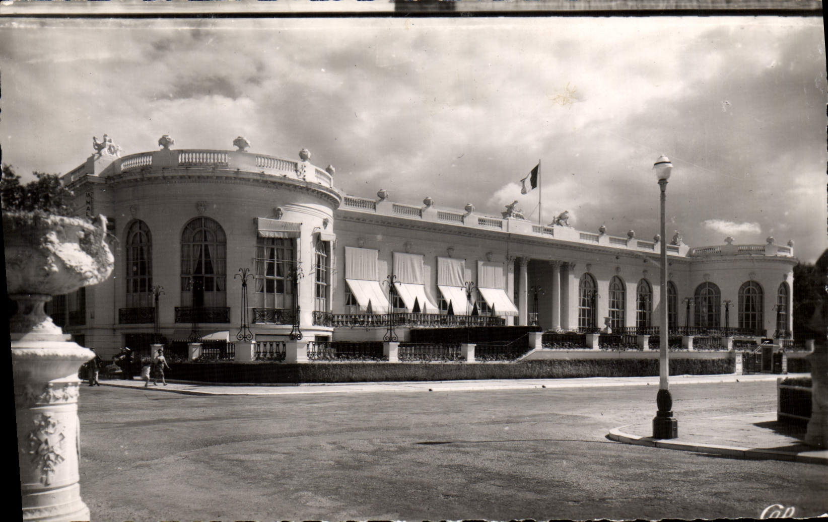 Deauville - La Plage Fleurie - Le Casino — Cité des Arts Photomécaniques, Paris