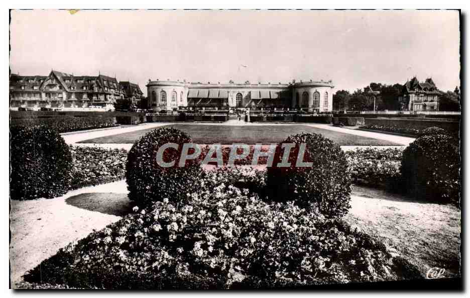 Le Casino (G. Wybo, arch.) et les Jardins — Deauville — éditeur C. de l'Art Photographique