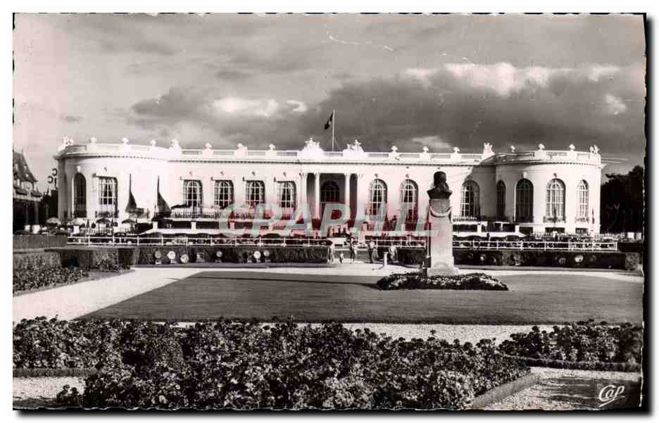 Deauville - Le Casino (G. Wybo, arch.) et les Jardins — Réal-Photo, Paris