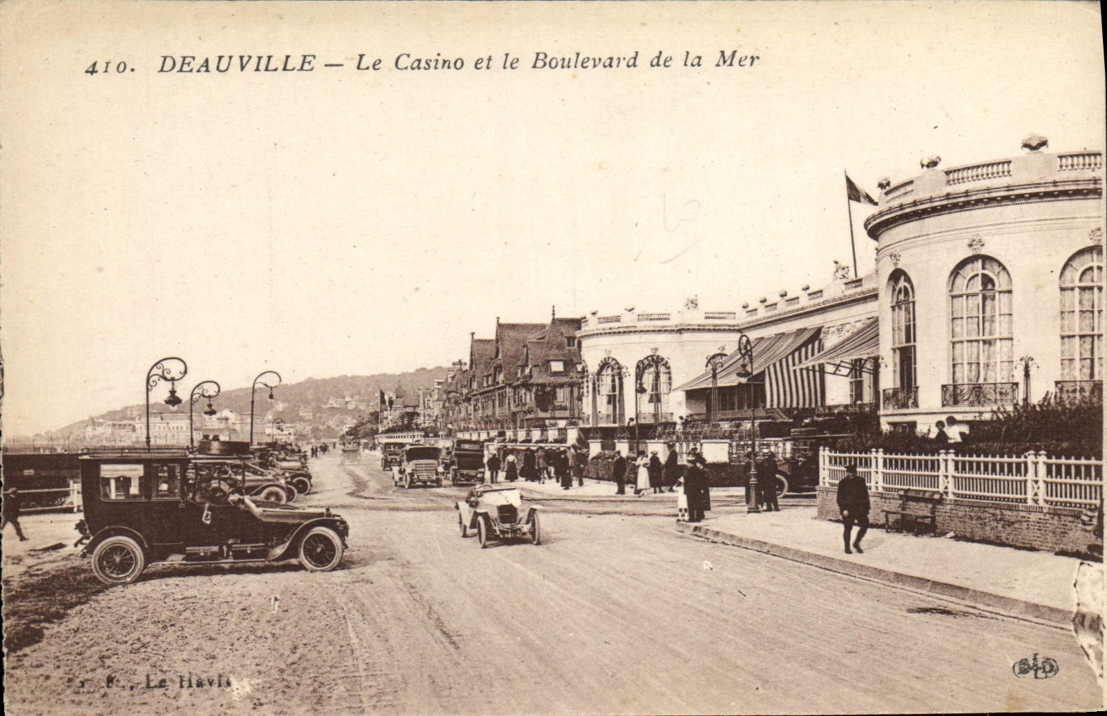 Deauville — Le Casino et le Boulevard de la Mer — Éditeur Le Havrais, n° 410