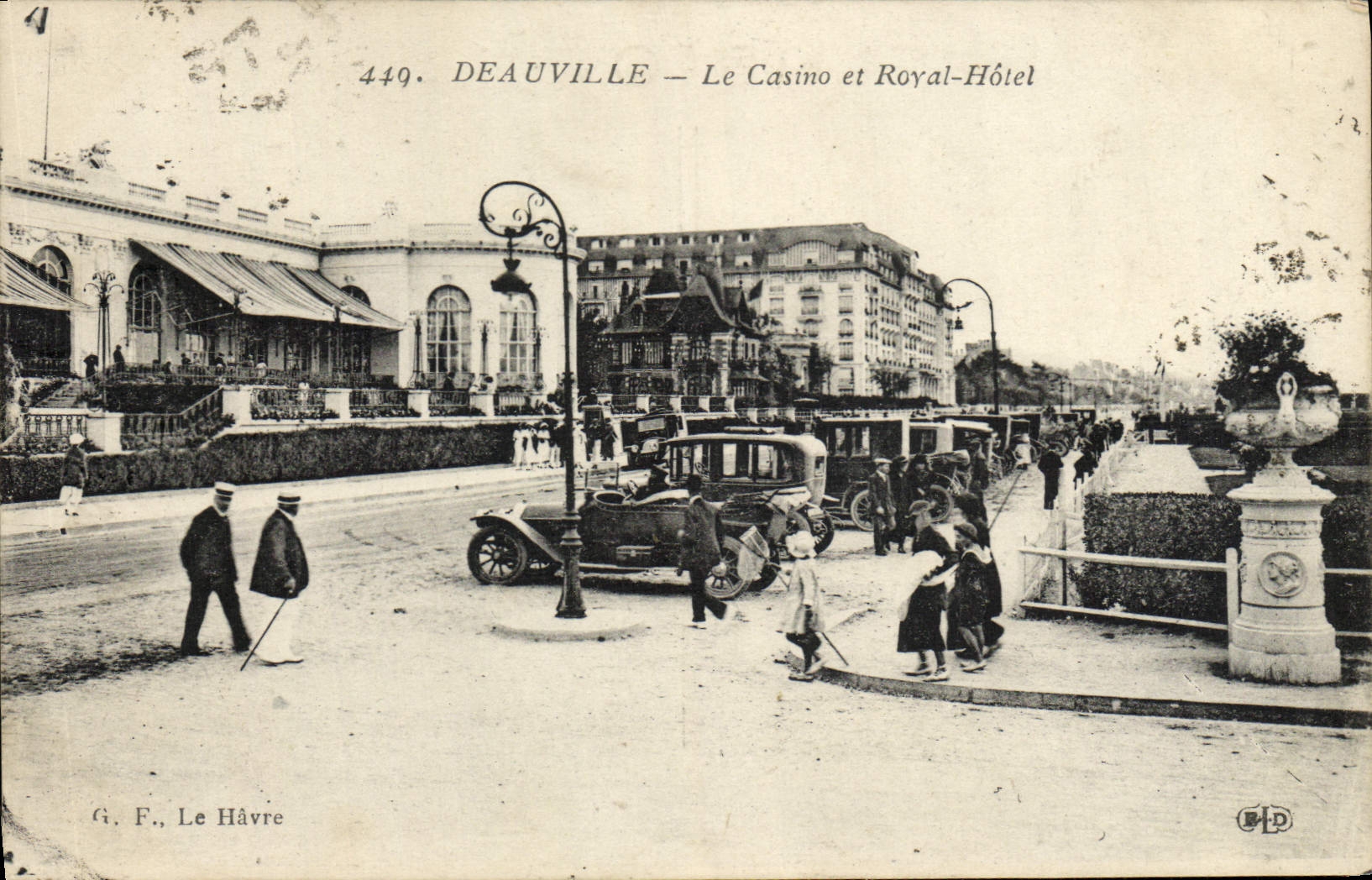 Deauville — Le Casino et Royal-Hôtel — G. F., Le Havre, n°449